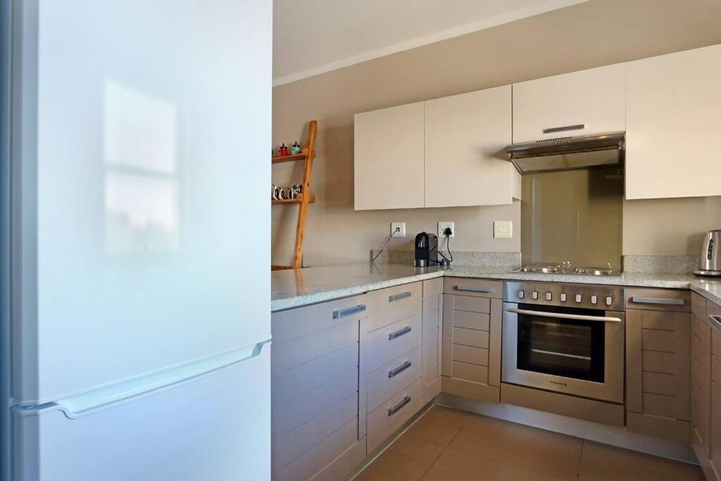 Penguin Haven . Luxury 2 Bedroom, Boulders Beach. Cape Town Bagian luar foto